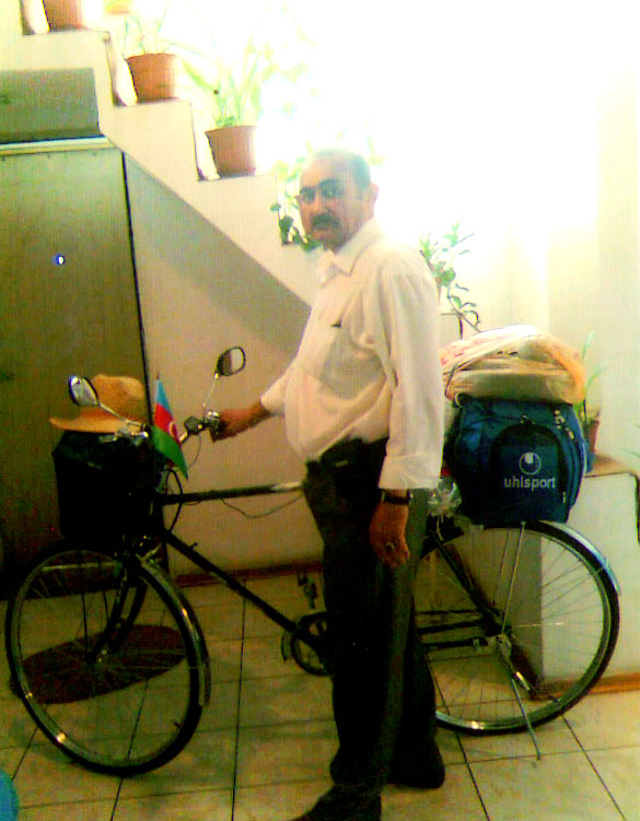 Целитель из Азербайджана совершит паломничество на велосипеде в Мекку